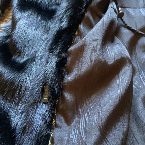 Gorgeous mink jacket - Picture 9 of 13